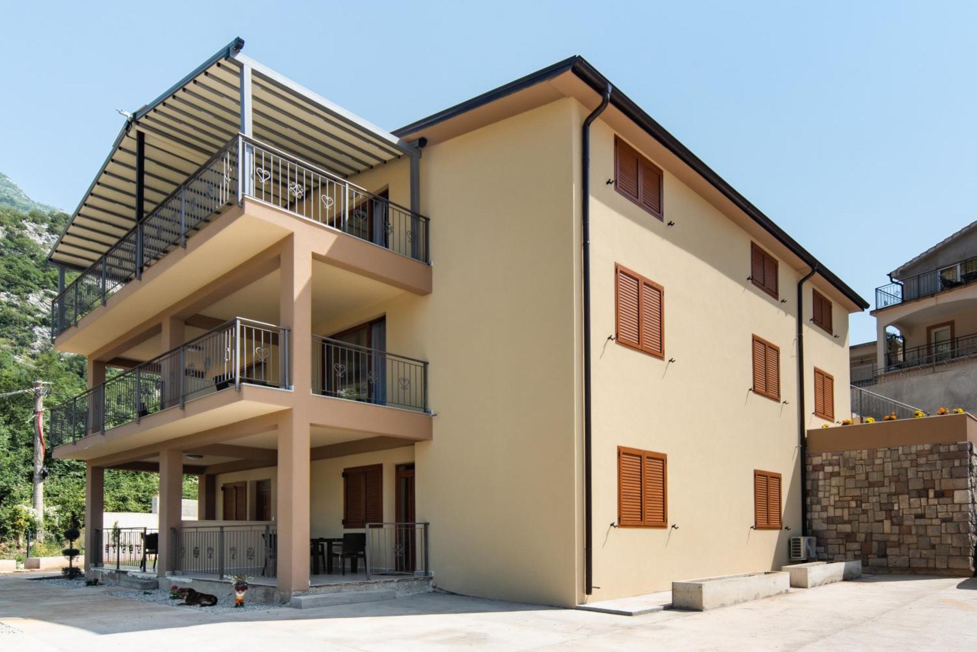 Kasi Apartments Cattaro Esterno foto