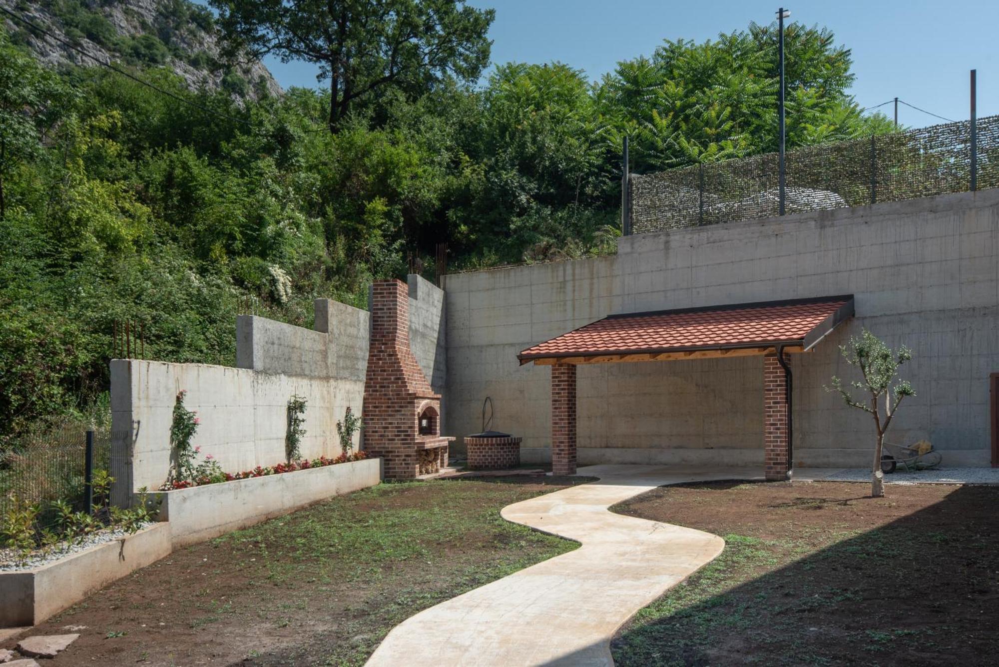 Kasi Apartments Cattaro Esterno foto